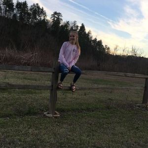 Meet your Posher, Elly